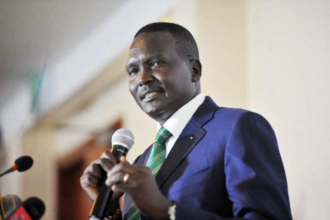 Paul Tergat's election as the new NOCK chairman gained momentum after Kipchoge Keino was barred on technicality by the new Constitution. (SNA. File Photo)